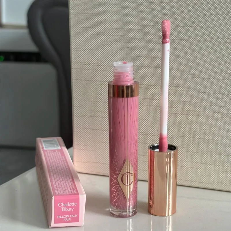 Charlotte Tilbury CT – ensemble de maquillage, hydratant pour les lèvres au collagène léger, poudre pressée pour une finition impeccable, fard à paupières quatre couleurs — image 14