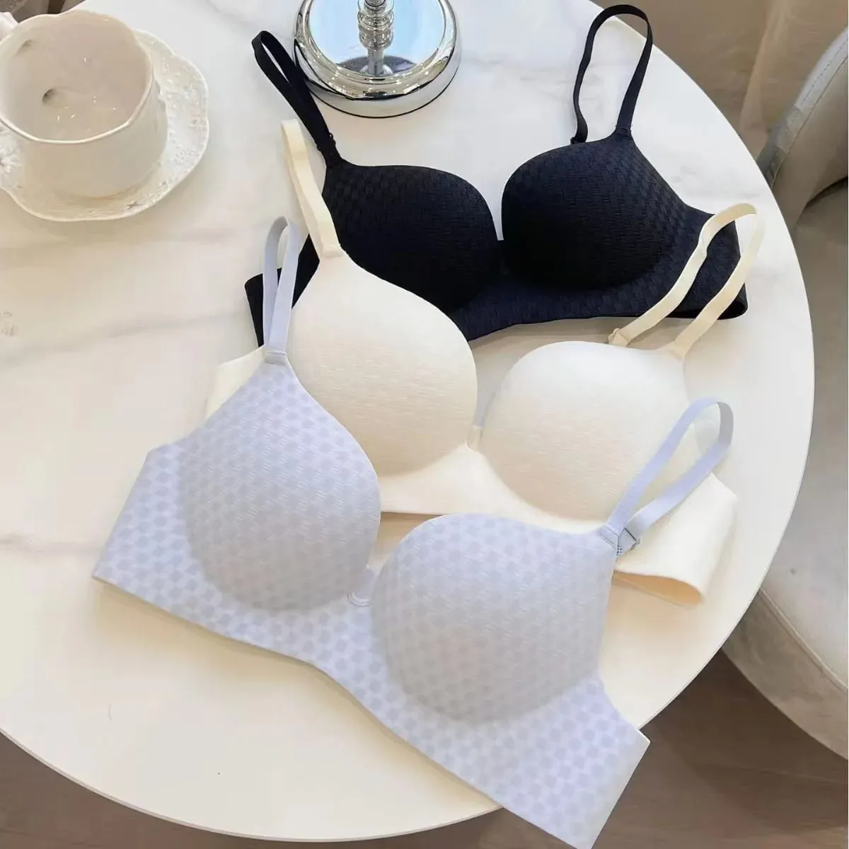 Nahtlose, bequeme, atmungsaktive Push-Up-Dessous für Frauen, kleine Brüste, zeigen einen großen Anti-Durchhänger-BH — image 3