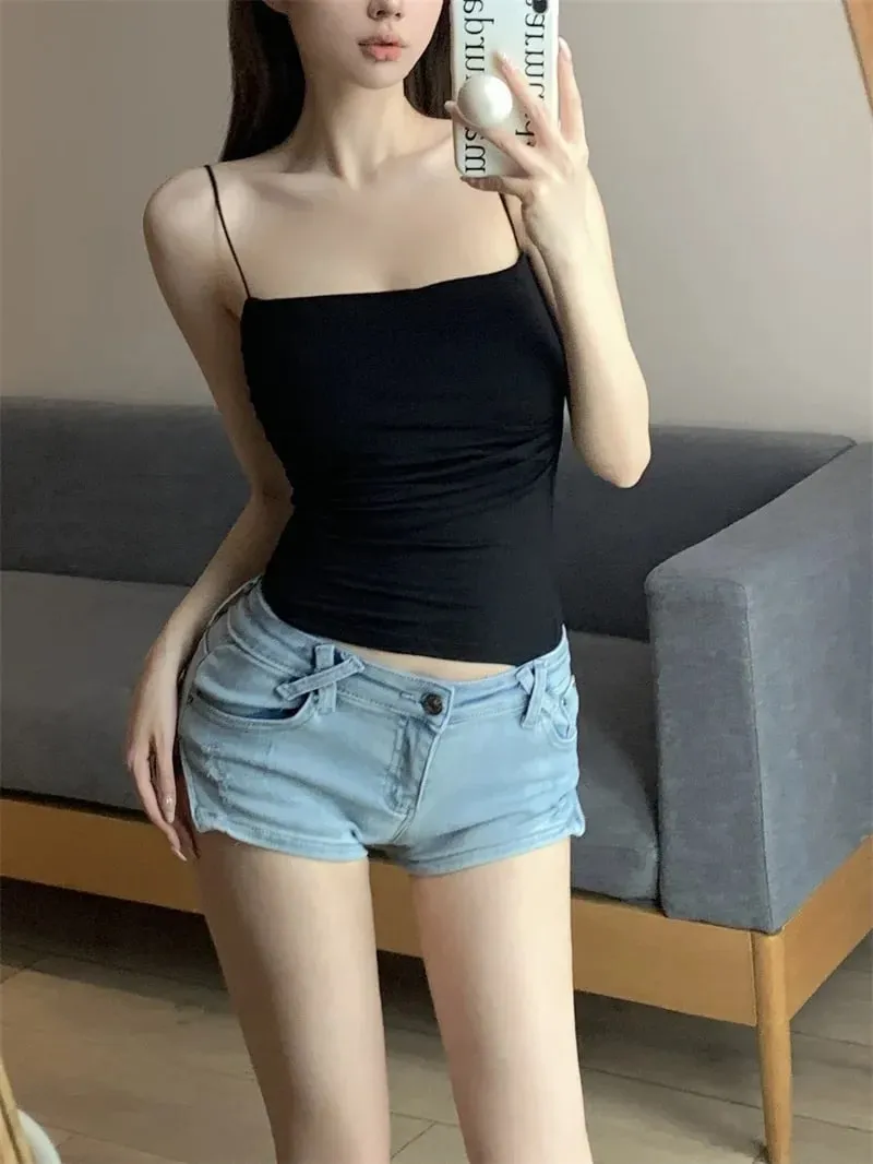 เสื้อกล้ามสั้นเซ็กซี่พร้อมสายรัดบางเสื้อกล้ามสีขาวธรรมดาเสื้อกล้ามแขนกุดผู้หญิงสไตล์เกาหลีชุดชั้นใน Camisole ติดตั้ง