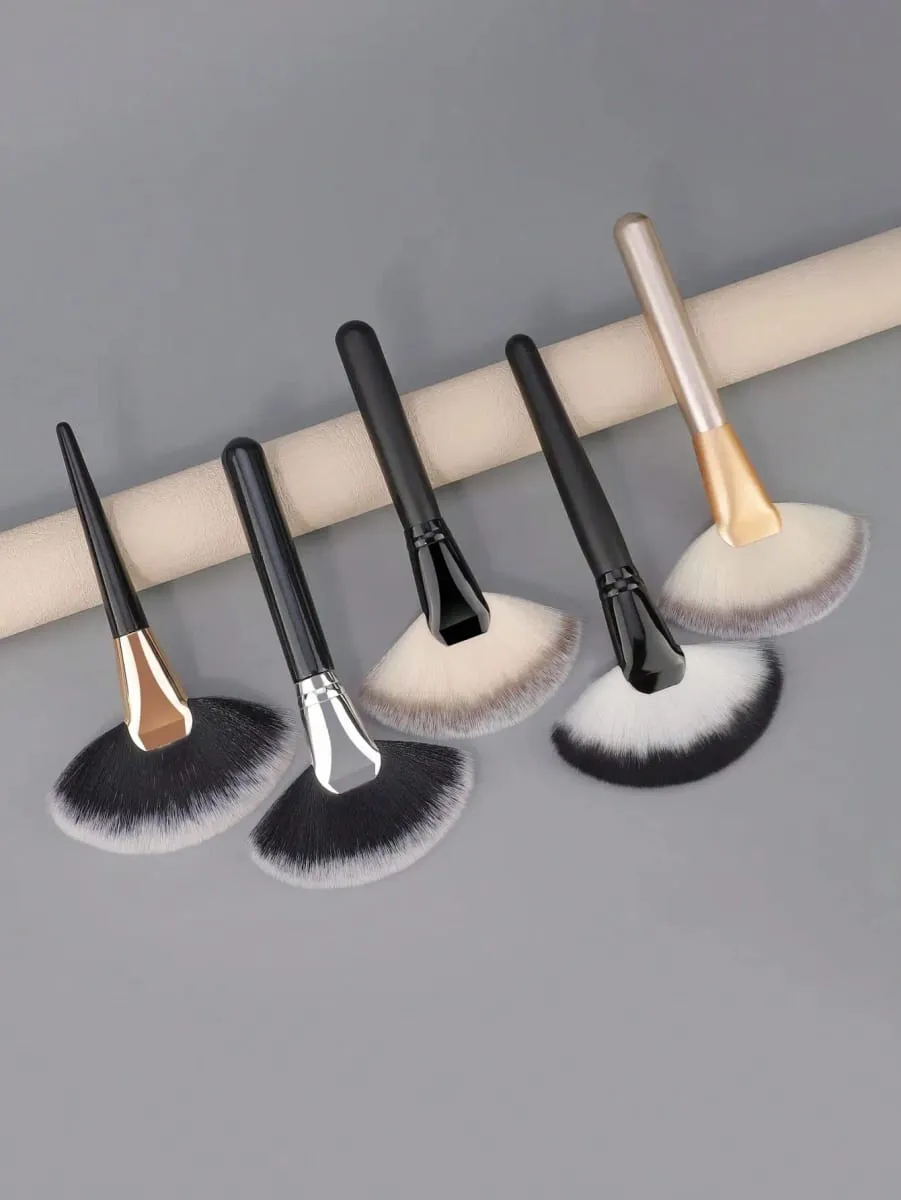 1/2pcs Grande Ventilatore Pennelli per Trucco Fondotinta viso Fard Pennello per correttore Strumenti per cosmetici Pincel Pennello per trucco a setole morbide — image 2