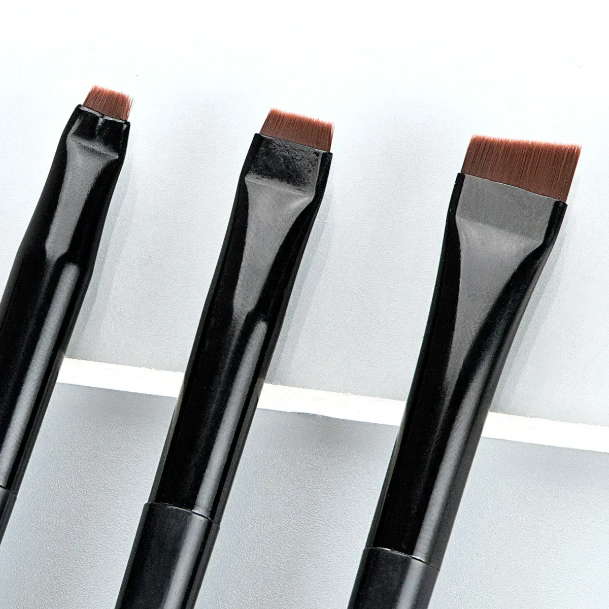 3 pz/set Lama Eyeliner Pennello Pennello per Sopracciglia Portatile Piatto Fine Eye Liner Brow Contour Pennelli per Trucco Cosmetico Strumento di Trucco di Bellezza — image 3