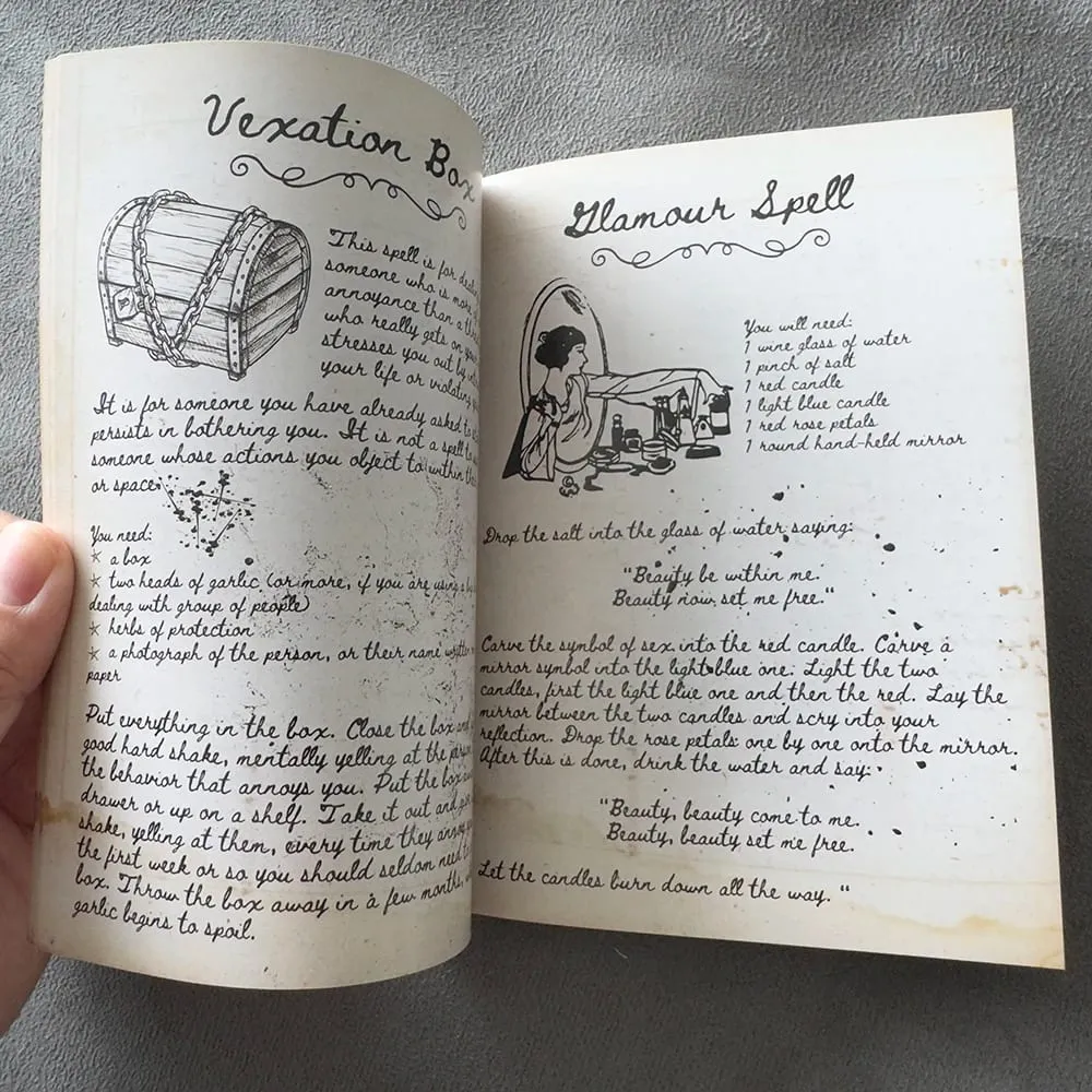 Alte Hexenzauber-Bündel, 49 Zauberkarten, 66 Seiten alte Hexerei, handgeschriebenes Zauberbuch der Schatten oder Grimoire-Zaubertrank