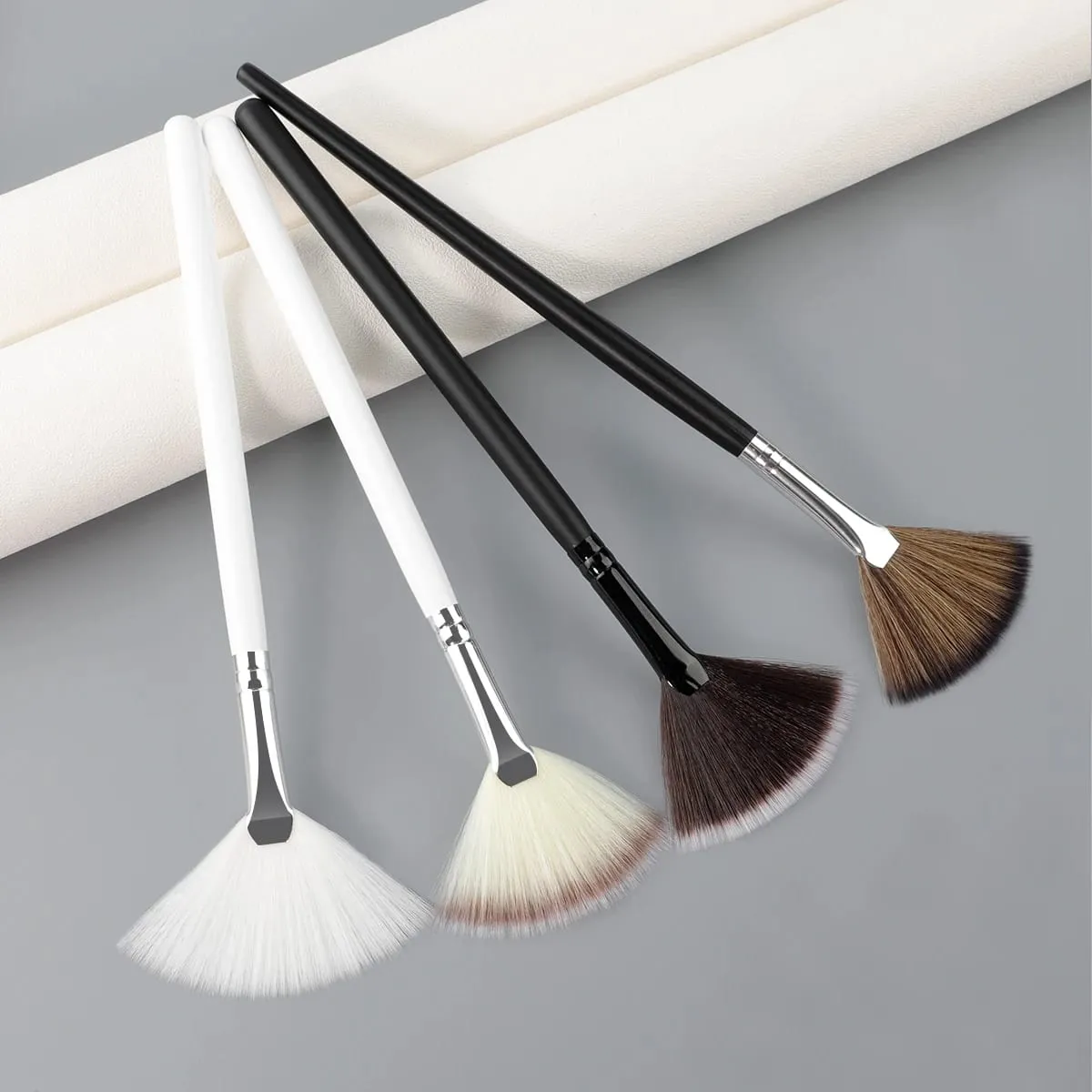 1ks Nové praktické štětce na obličej Vějířové štětce na make-up Měkké přenosné štětce na masky Kosmetické pomůcky pro dámy Dívky Nail Charm Beaut — image 2