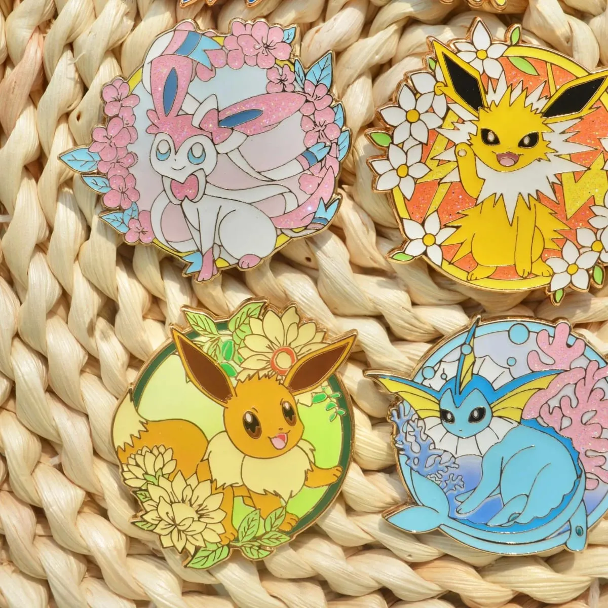 Pokemon Eeveelution Eevee Enamel Pin untuk Lencana Pakaian pada Ransel Lapel Pin Hiasan Hadiah Aksesori Barang Kemas Anime — image 6