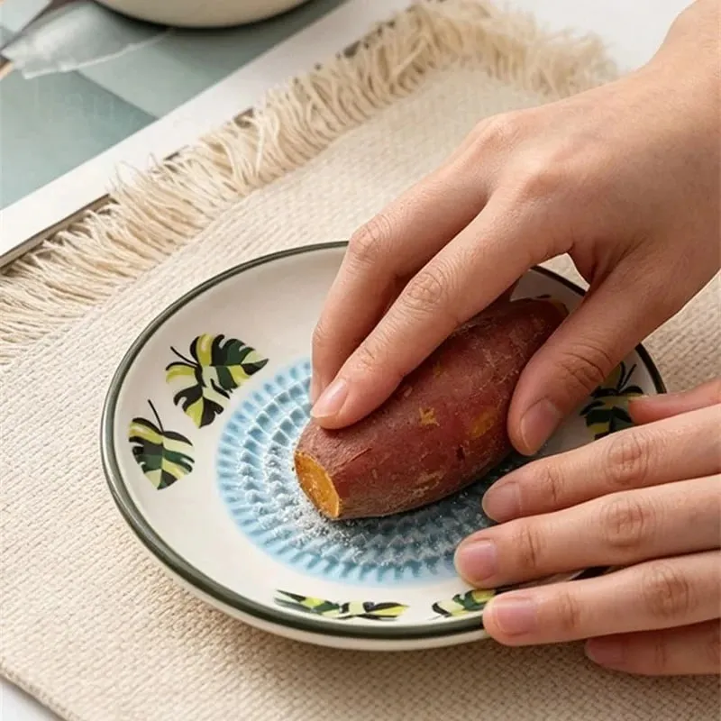 Alat Parutan Jahe Keramik Sederhana Warna-warni Penggiling Tangan Penghancur Bawang Putih Portabel Porselen Wortel Jahe Penggiling Alat Dapur — image 3