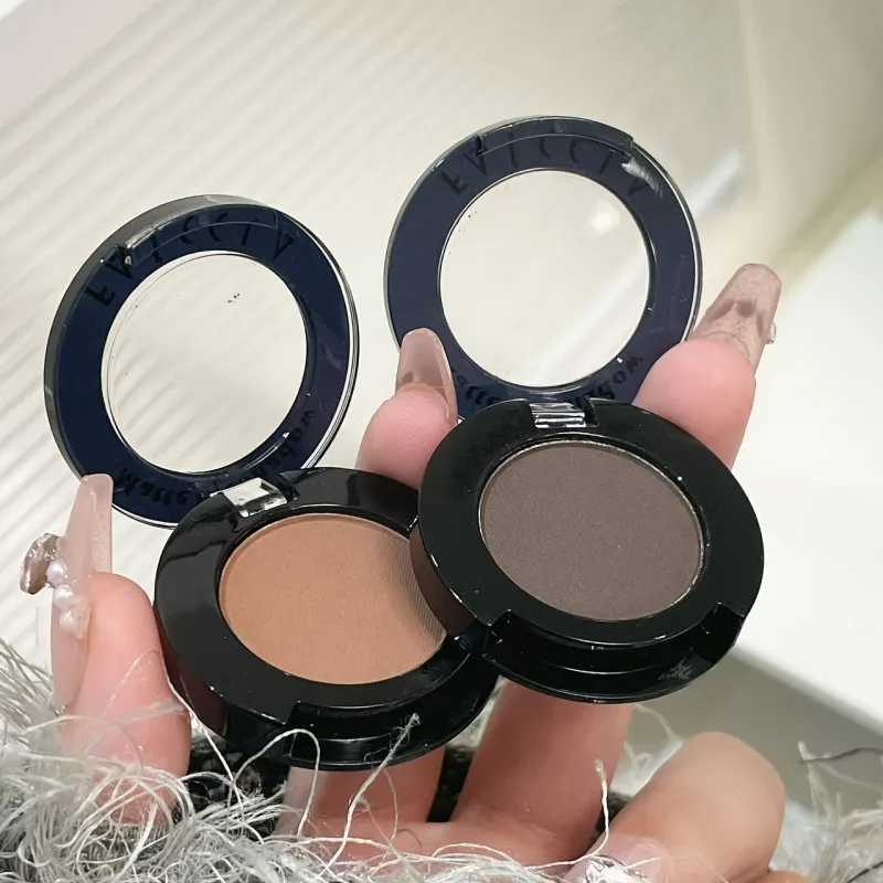 Fard à paupières mat unique avec pinceau, couleur à faible saturation sous les yeux, maquillage multi-usage, idéal pour les cadeaux de vacances — image 4