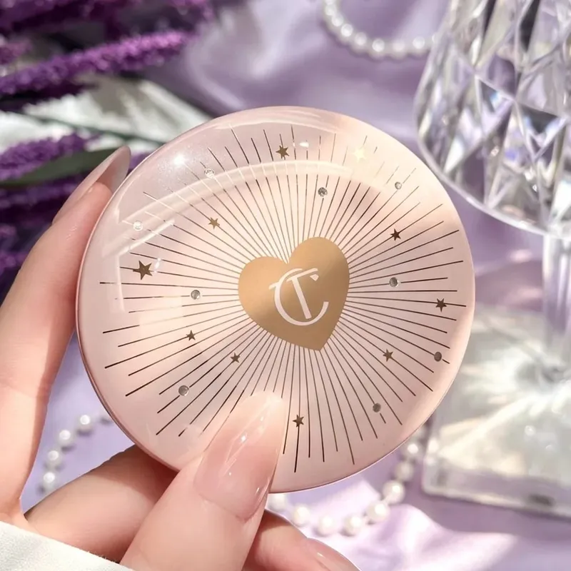 Charlotte Tilbury Spray Fissante 16H Impermeabile Bacchetta Contorna e Leggera Sfumabile Costruibile e Ombretto da 12 vaschette Intensamente Pigmentato — image 4
