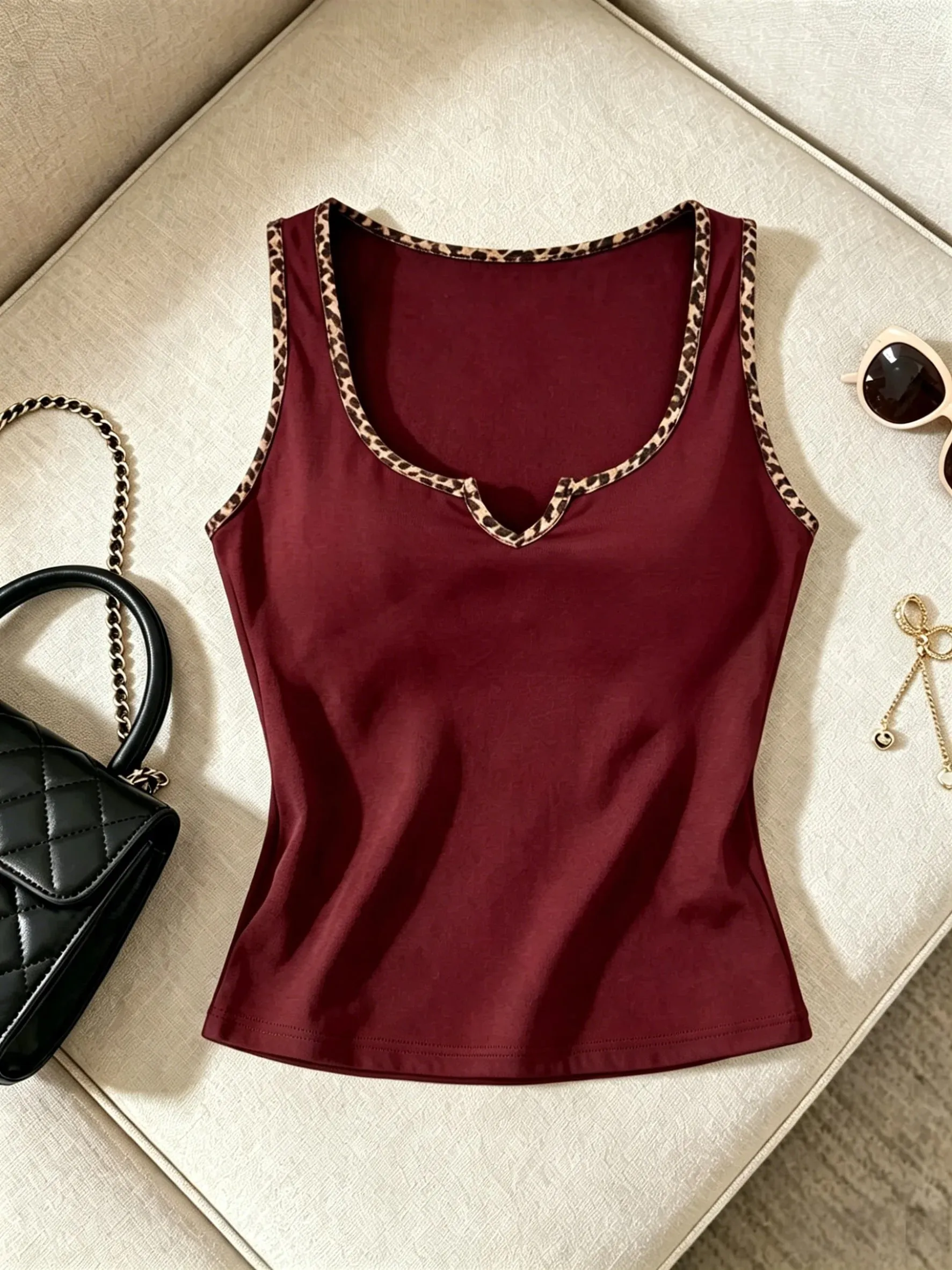 ผู้หญิงสีทึบเสื้อกล้ามลำลองมีรอยบาก V คอแบบแขนกุด Cami ด้านบน — image 7