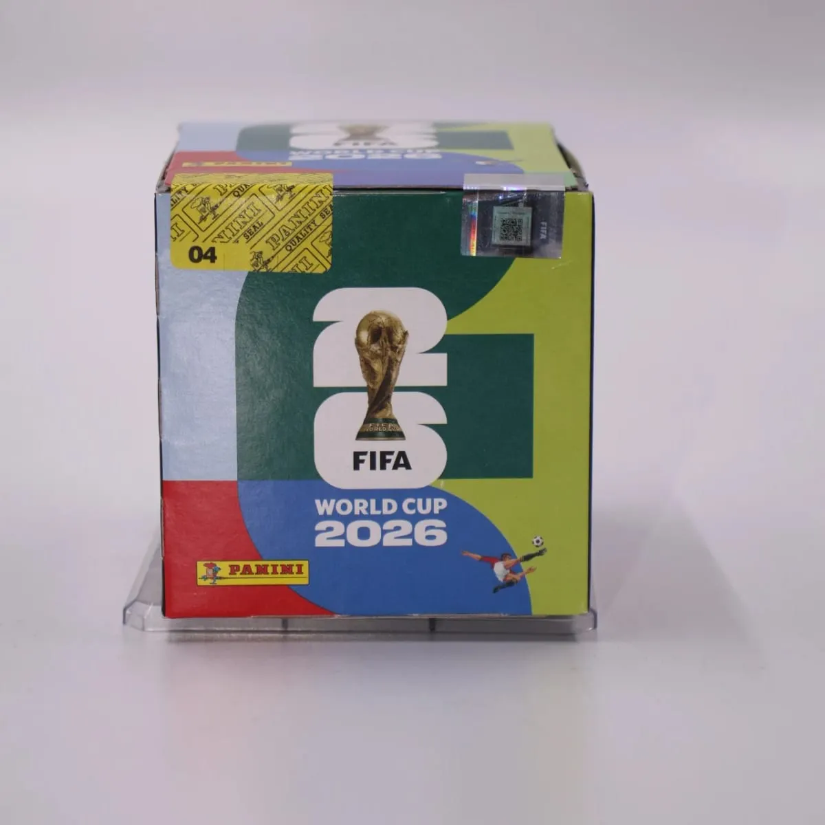 Panini Boîte de collection d'autocollants officiels de la Coupe du Monde de la FIFA 2026 – Boîte complète sous licence avec album d'autocollants Joueur de football authentique — image 2