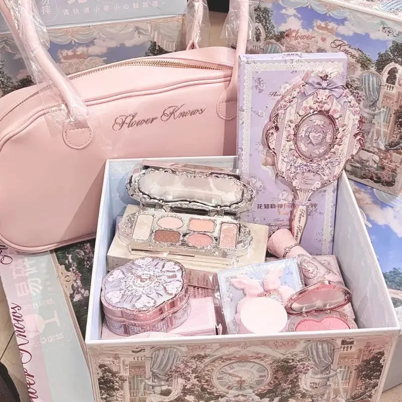 Flower Knows Make-up-Geschenkset für Frauen, schimmernde Lidschatten-Palette, vollständig deckender Concealer, Gel, Eyeliner und Lippenstift, Kosmetikset — image 2