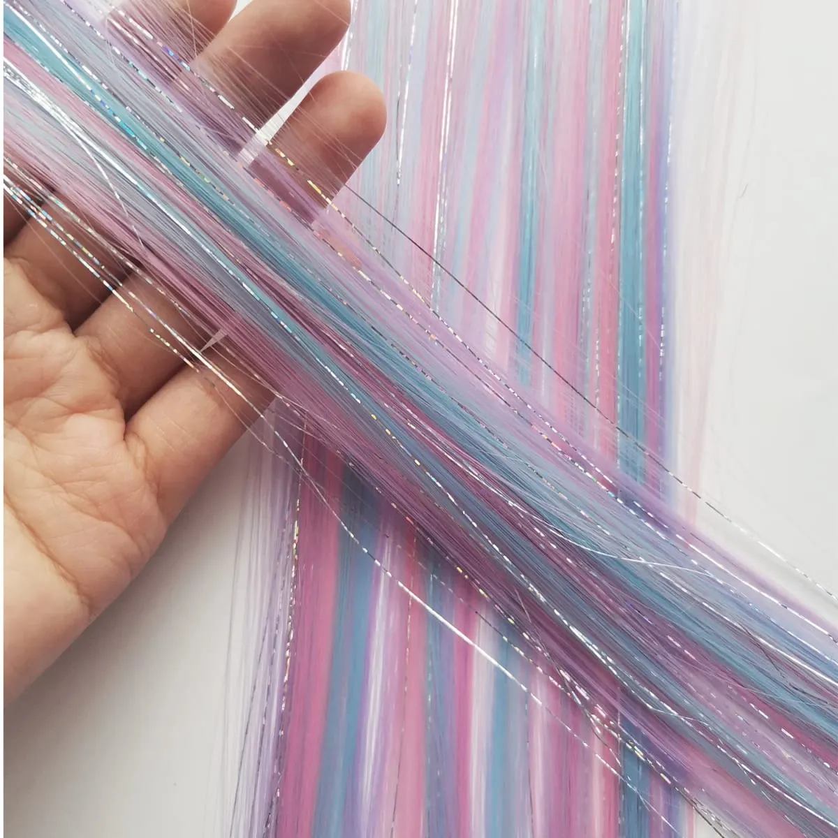 Clip nelle estensioni dei capelli rosa Orpelli misti d'argento Parrucchino sintetico arcobaleno Festività per feste per donne e ragazze — image 21