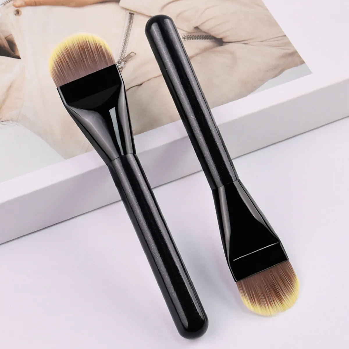Make-up Pinsel Foundation Professionelle Pinsel Zungenförmige Flüssige Foundation Concealer Pinsel Frauen Gesicht Basis Make-Up Schönheit Werkzeuge — image 1