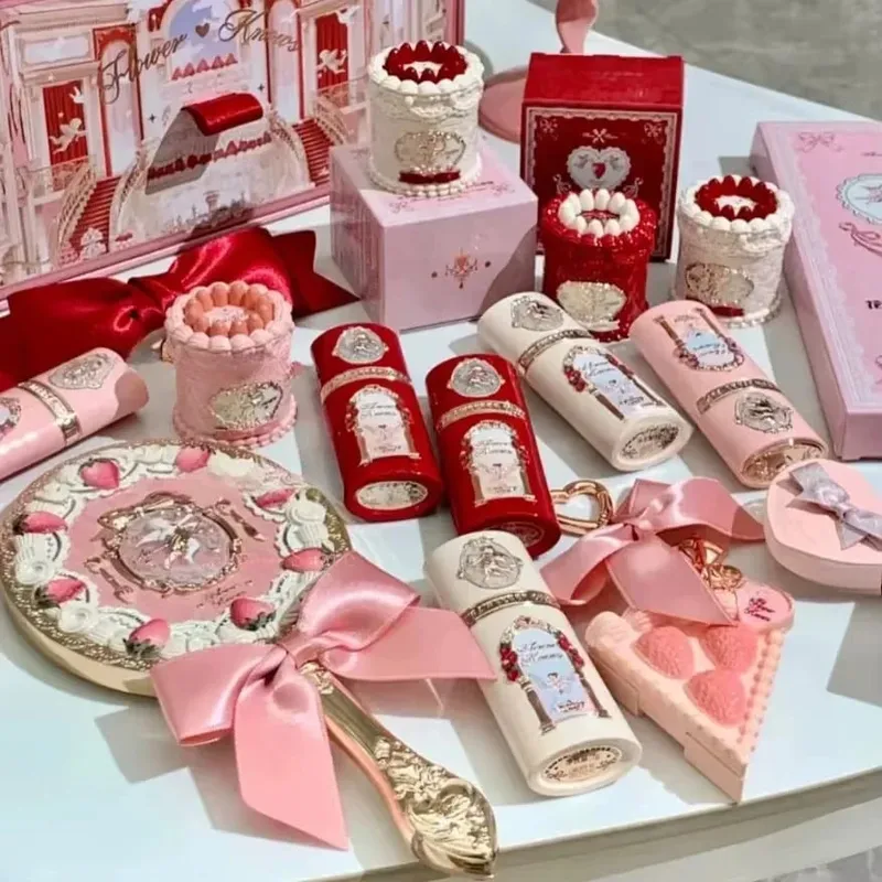 Flower Know Strawberry Cupid Collection Makeup Kit Kompletní sada profesionálních obličejových paletek s očními stíny na rty s tuhými parfémy — image 3