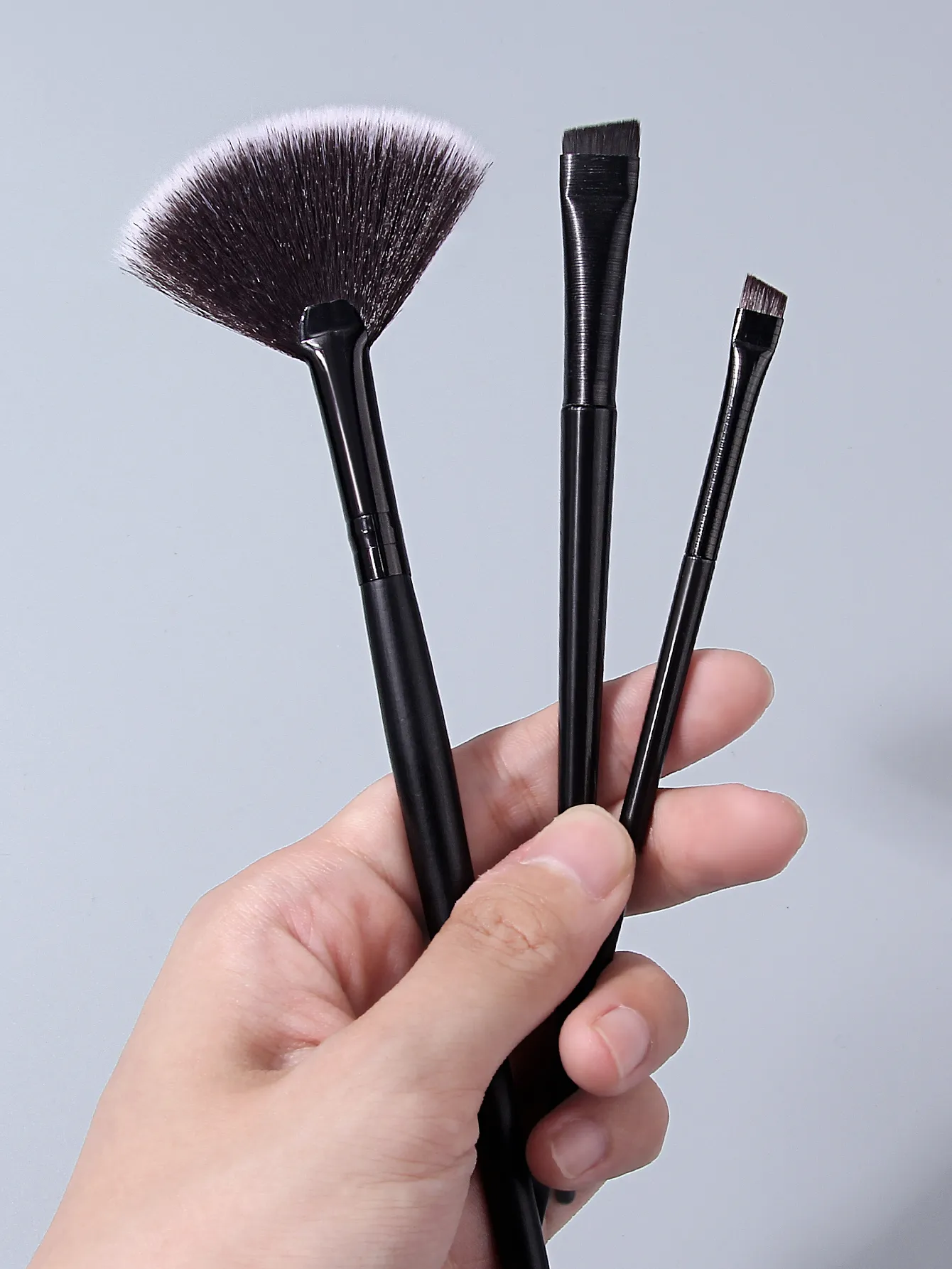 3PCS พัดลม Highlighter แปรงมุม Eyebrow Eyeliner แปรงแต่งหน้าชุดผมนุ่มสังเคราะห์ที่แม่นยำ Eye Face เครื่องสำอางค์แปรง — image 5