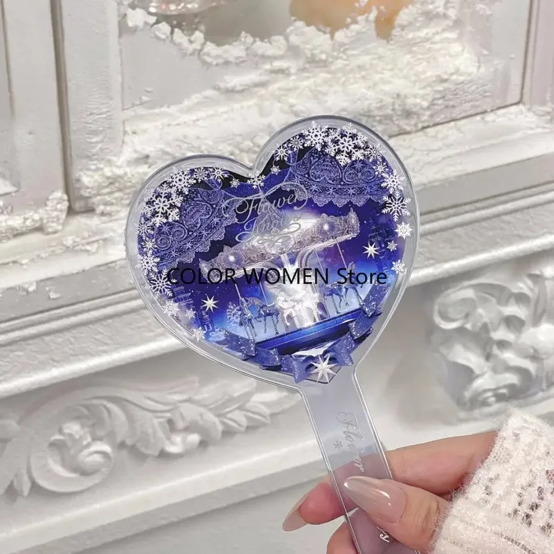 Flower Knows 2025 เซตกระเป๋ารูปหัวใจพร้อมกระจกพกพาในธีมคริสต์มาสและครีมทามือกลิ่นหอม — image 5