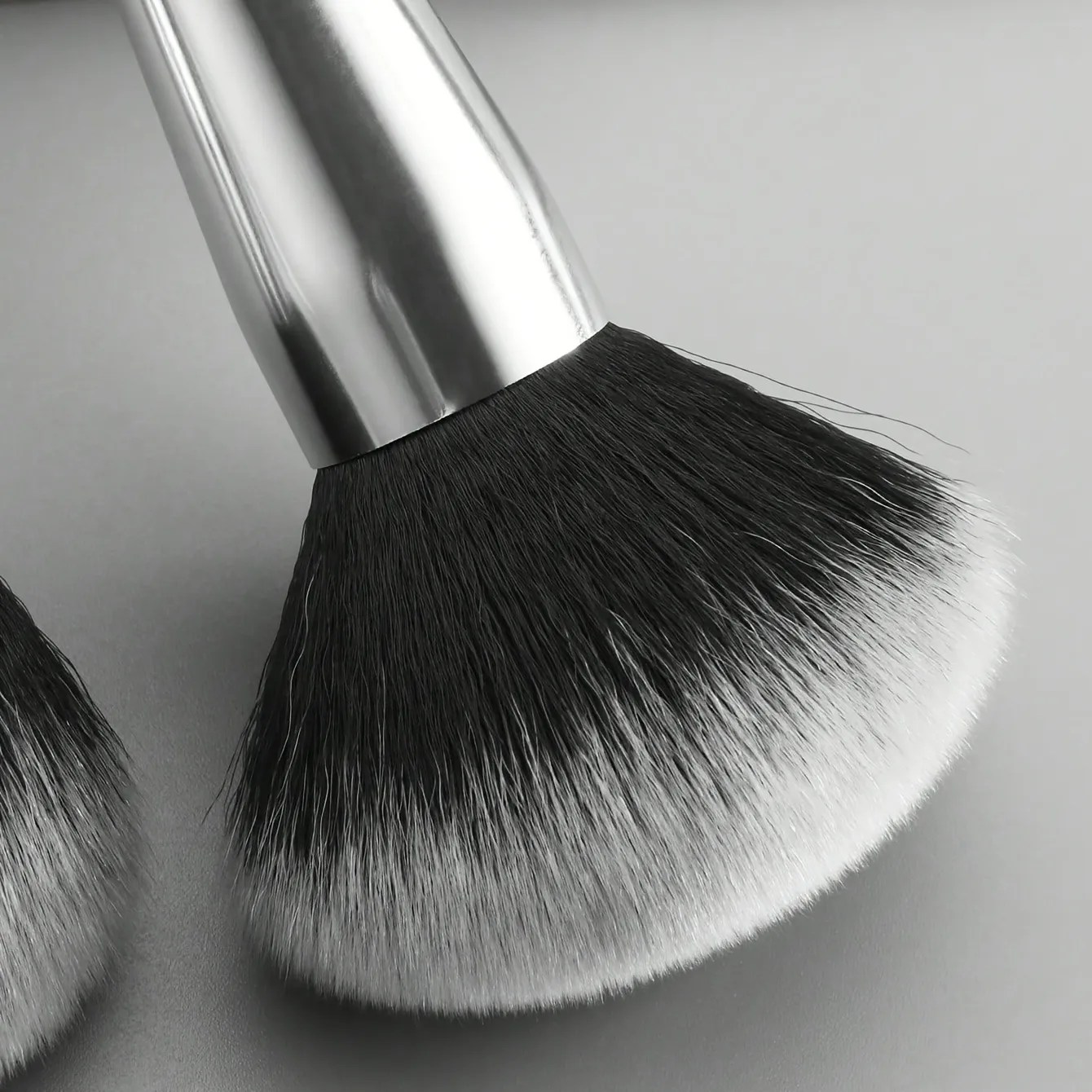 2PCS Travel Makeup Brushes - Powder & Blush Brush Set with Portable Case Vegan Nylon Bristles for On-The-Go Beauty — image 4