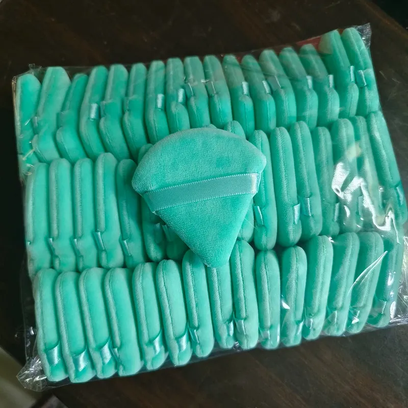 Borong 50Pcs Segitiga Serbuk Puff Mini Span Solek Muka Kosmetik Kapas Lembut Face Powder Puff Boleh Dibasuh Velvet Makeup Puff — image 5