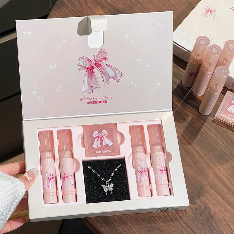 Set Solekan NILAI SENI Termasuk 4 Keping Lumpur Bibir Matte Velvet 1 Pc Palet Pemerah Pipi Dan 1 Kit Kosmetik Hadiah Rantai Kilat Bibir Tahan Lama