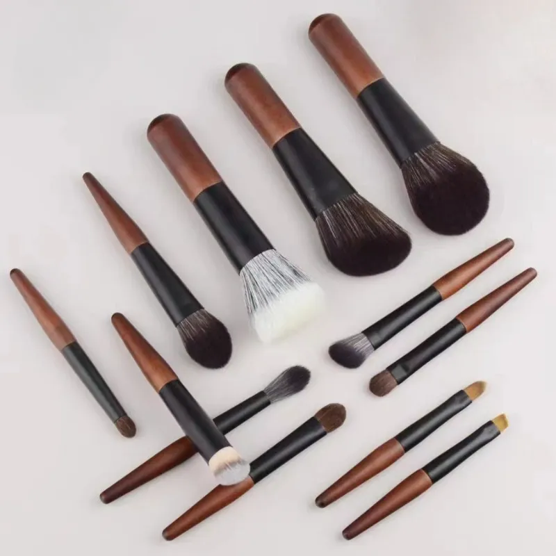 12st professionella sminkborstar set Bärbara trähandtag mjuka borst med fodral Foundation Powder Blush Ögonskuggsborste