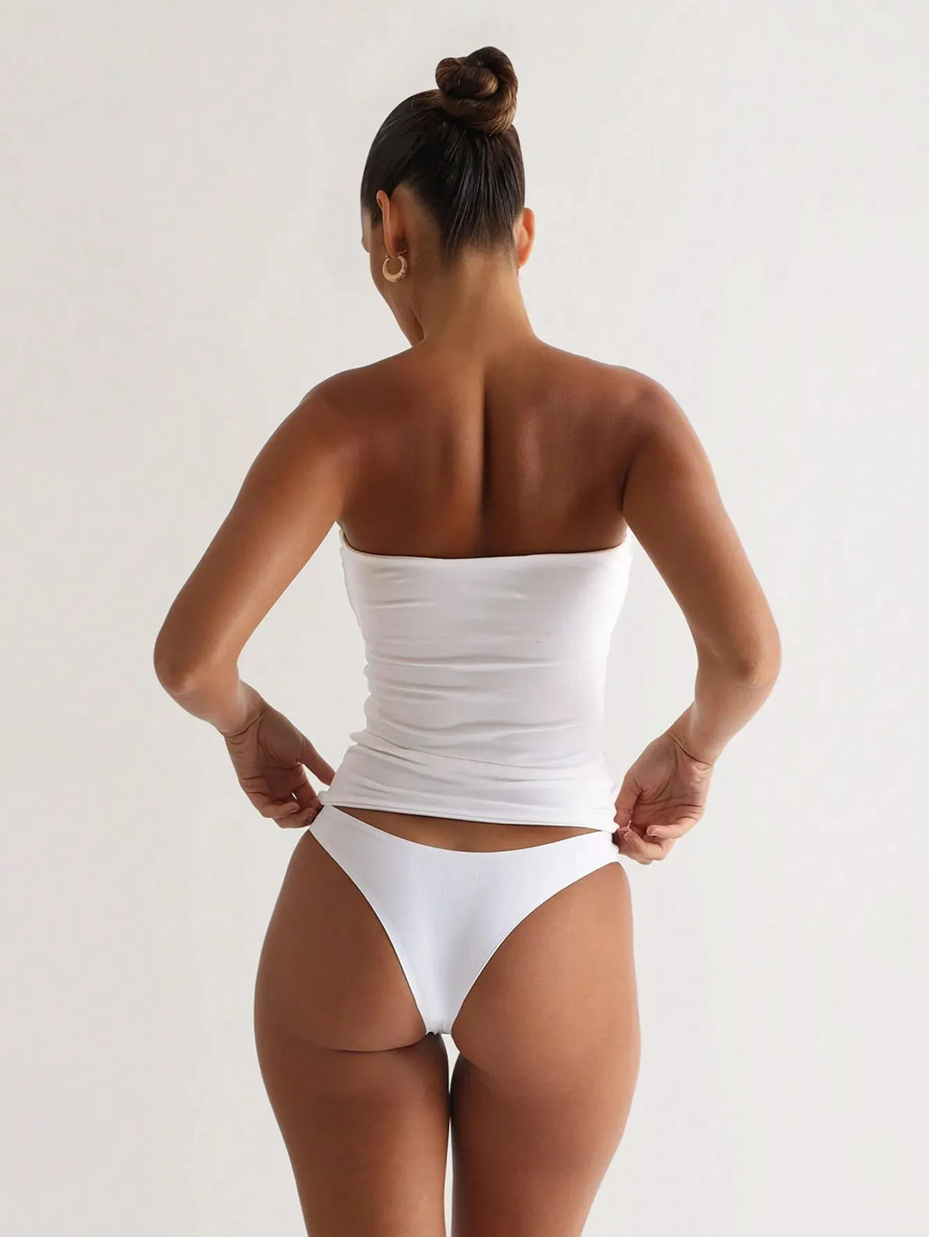 2 팩 솔리드 스트랩리스 튜브 탑 여성 소프트 스트레치 민소매 슬림 기본 우아한 레이어링 Bandeau Cami 데일리 캐주얼 복장 — image 4