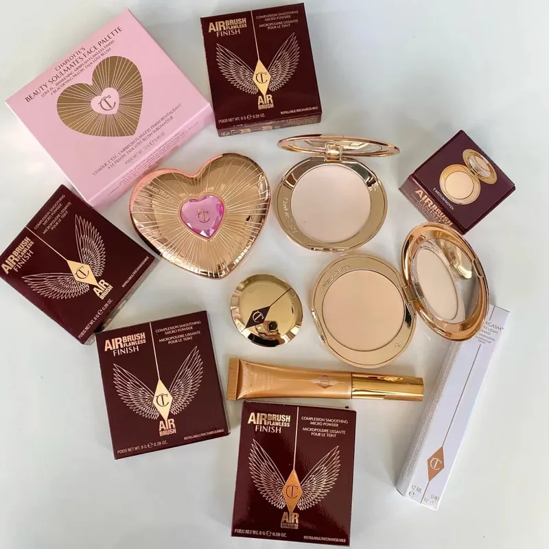 Charlotte Tilbury Cosmetics Flawless Liquid Highlighter Moisturises Skin Luxury Palette Satin-matte Shimmer Metallic Finishes — image 2
