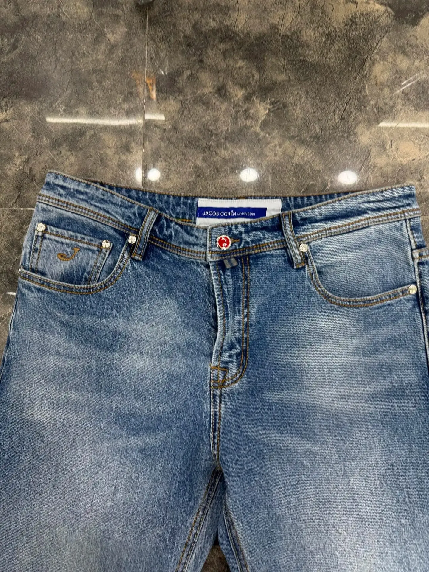 Jean fin en coton pour hommes, pantalon droit confortable avec broderie de qualité extérieure, grande taille 29-40, nouvelle collection printemps été 2026 — image 3