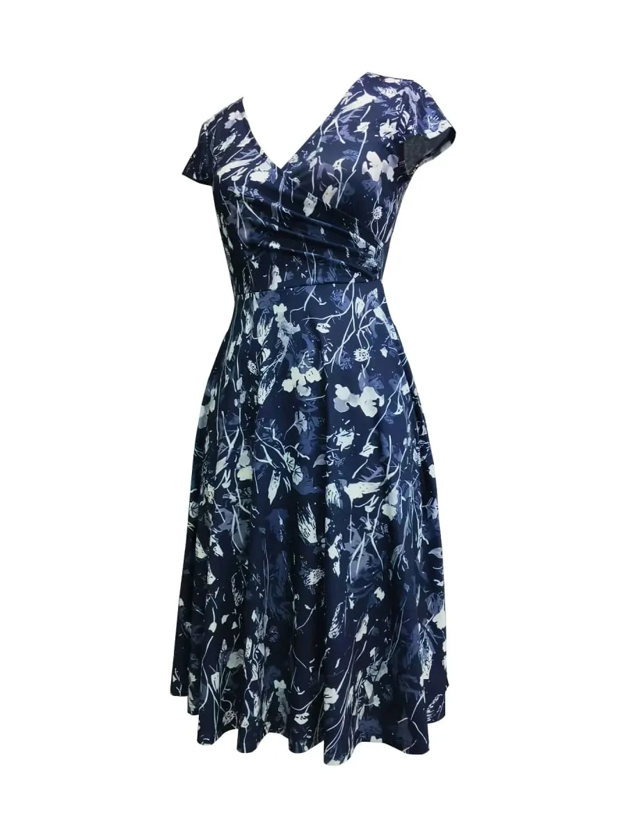 Elegantes, mit Blumenmuster bedrucktes, mittellanges Taschenkleid mit V-Ausschnitt und Polyestermischungen für den Frühling, Sommer und Herbst. Drei-Jahreszeiten-Damenkleid — image 4