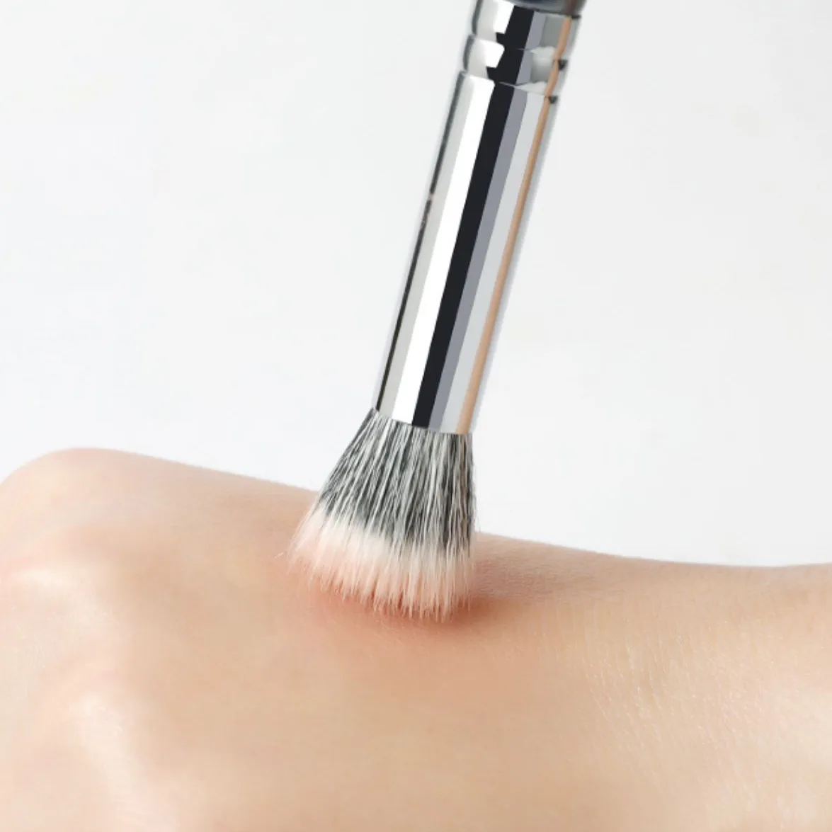 Professioneller handgefertigter Make-up-Pinsel 479, kleiner Tupfer-Rougepinsel, weiche Saikoho-Ziegenhaar-Make-up-Pinsel aus synthetischen Fasern — image 4