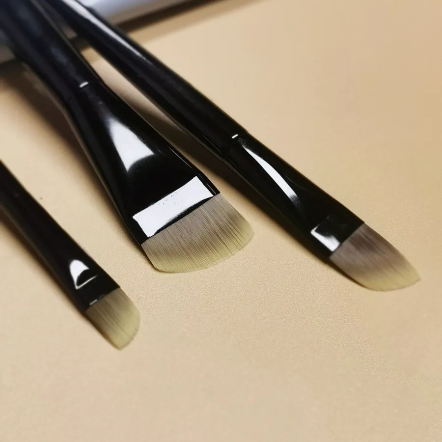 แปรงแต่งหน้ารองพื้นโค้งสีดำ Blush Beauty Foundation Facial Mask Care โลชั่น Make Up Brush Tools — image 6