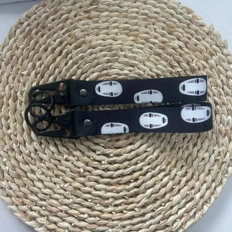 Portachiavi con becco d'aquila Figure anime Cordini corti utilizzati nel porta badge con corda telefonica Cordino portatile con pendente USB — image 4