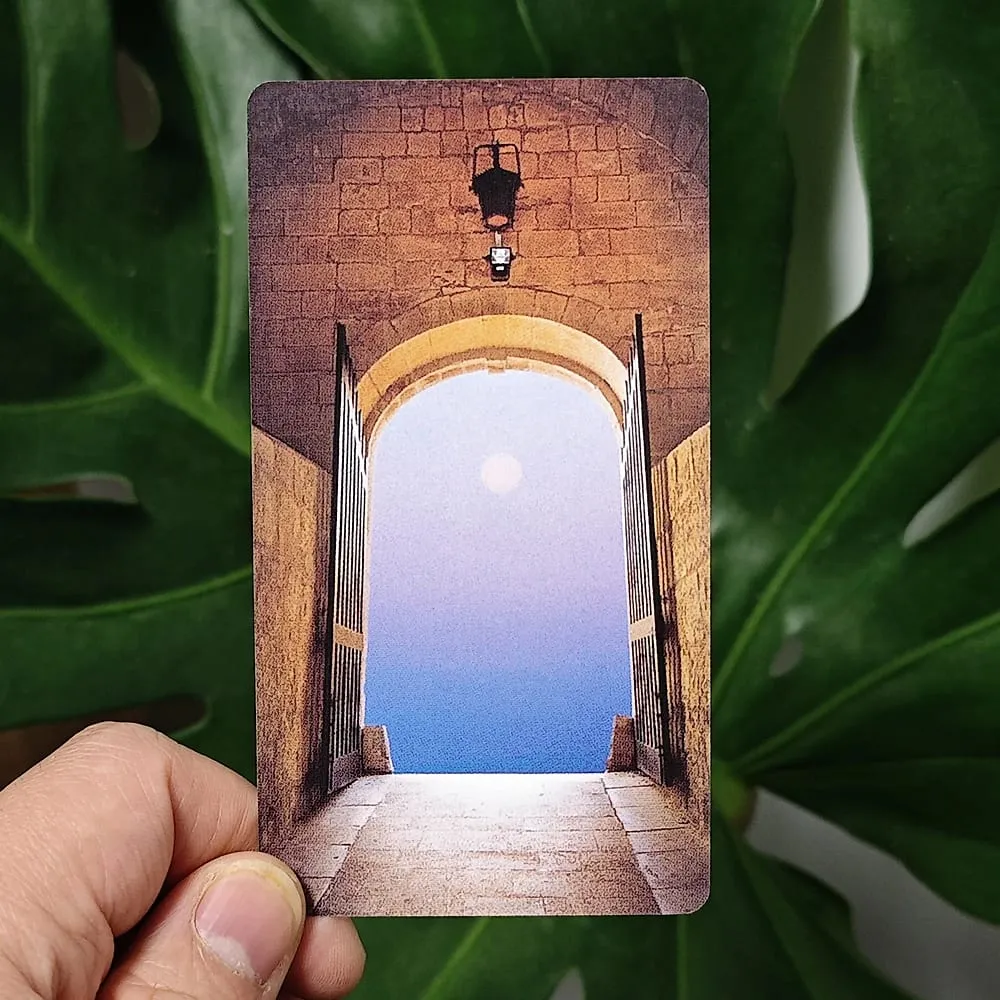 Divine Doors Oracle Deck Balíček se 40 kartami 10,5*6 cm Za každým dveřmi se skrývá dobrodružné tajemství a inspirace — image 5