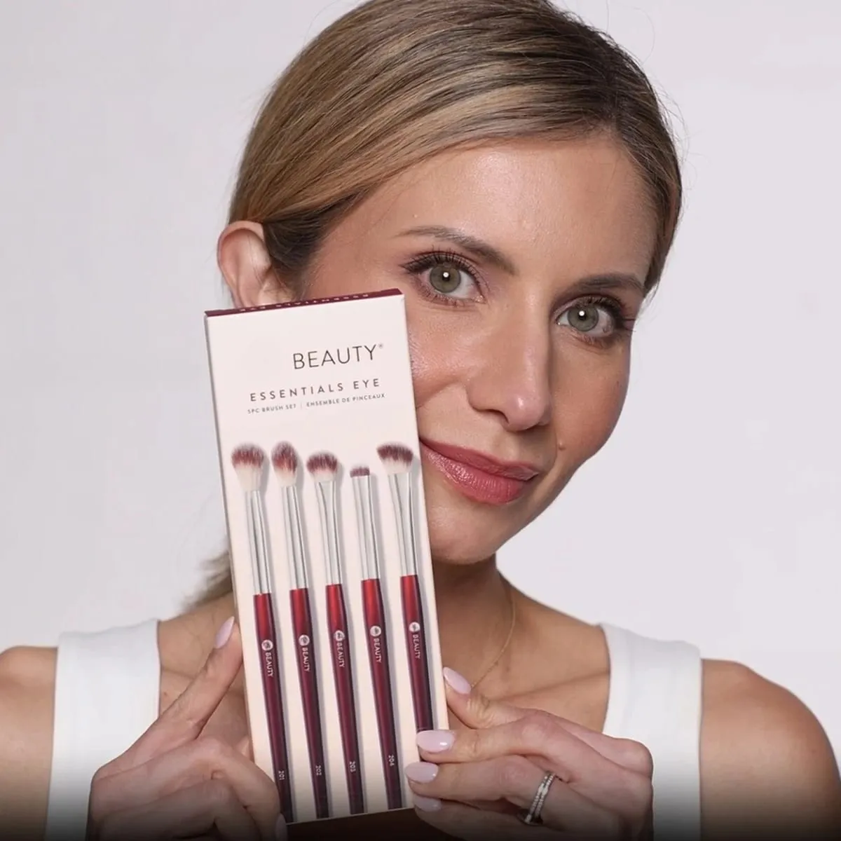 Essentials øjenbørstesæt 5 stk. Øjenskygge makeup børster sæt med æske rødt og blødt syntetisk hår — image 2