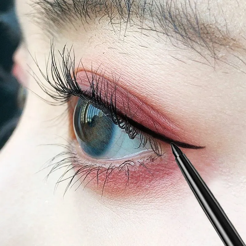 Schwarzbraune Eyeliner-Stifte, wasserfest, schweißfest und wischfest, mit einfachem Twist-Anwendungs-Eyeliner-Stift für kräftiges Augen-Make-up — image 4