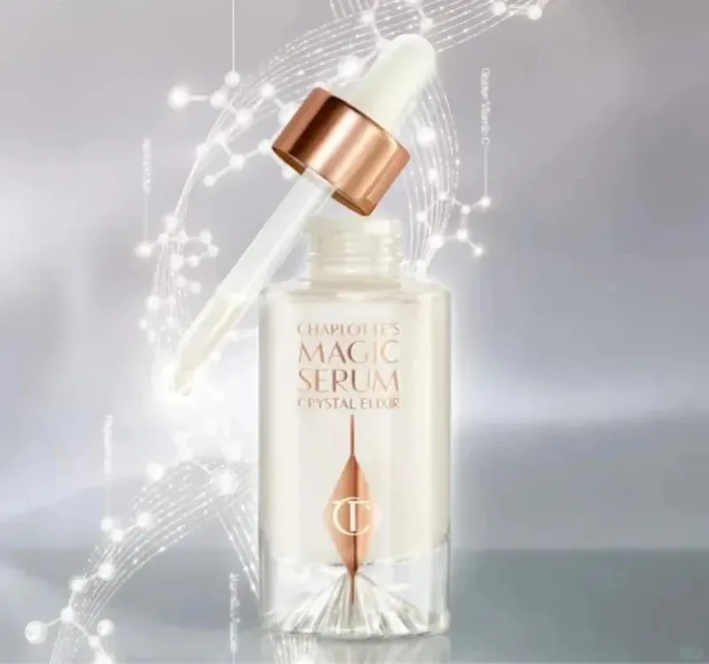 Charlotte Tilbury - Coffret crayon à lèvres avec fond de teint soyeux à l'huile essentielle, maquillage lisse, léger, naturel et flou — image 5