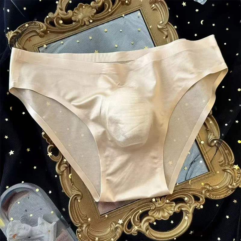 Men Ice Silk Briefs Ultra-thin Seamless Sexy Panties Quick Drying U Bulge Pouch Breathable Underwear Luxury Glossy Underpants