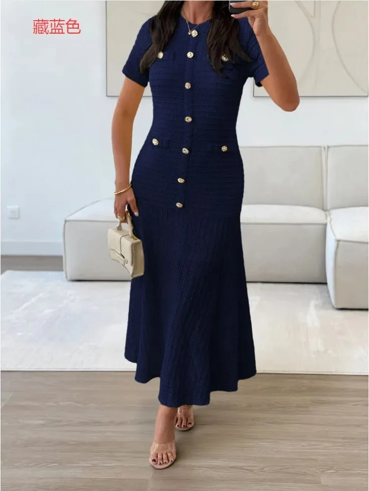 Einfarbiges Midikleid für Damen, kurzärmelig, mit goldenen Knöpfen verziert, tailliertes Kleid mit ausgestelltem Saum, elegantes Retro-Outfit für Verabredungen und Partys — image 6
