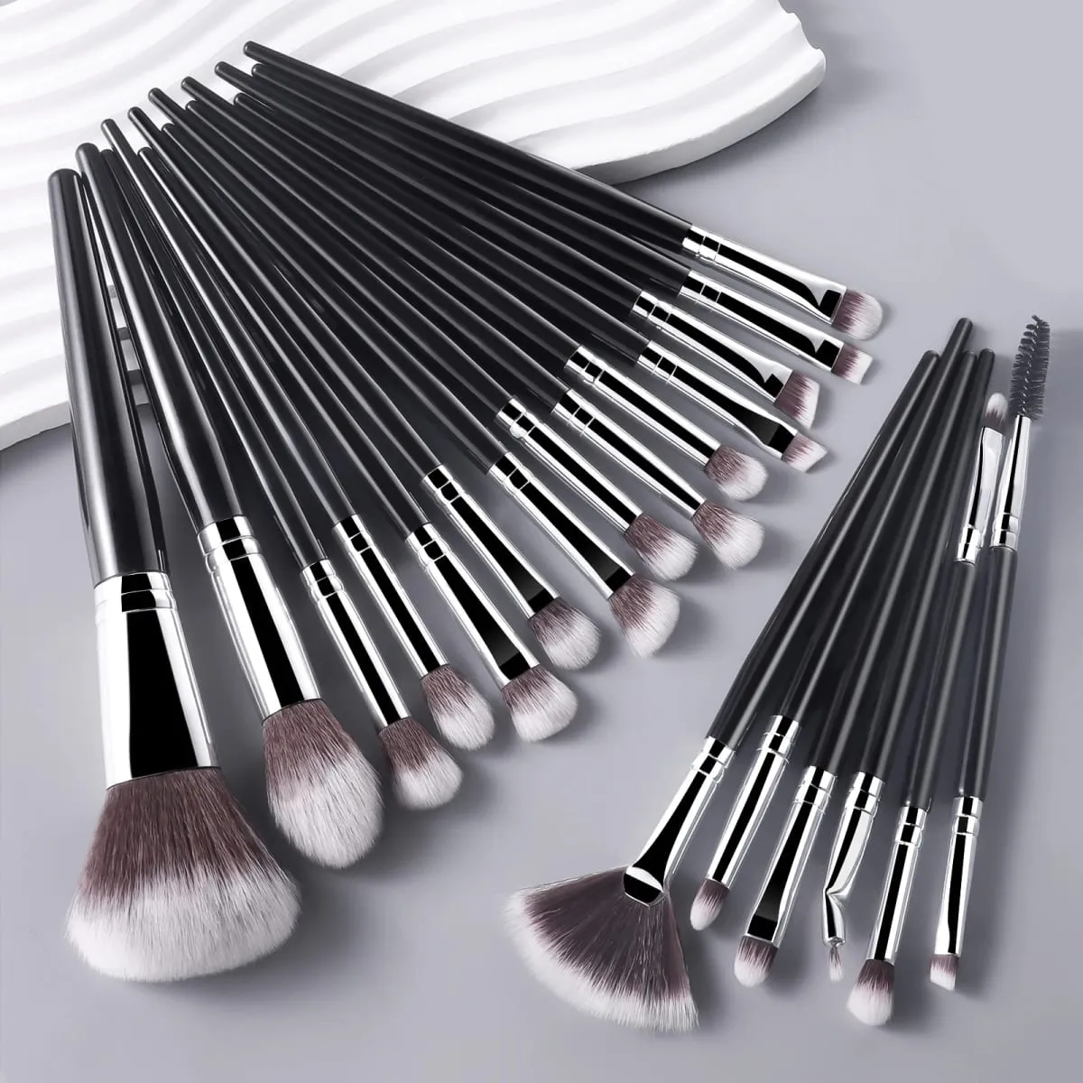 20Pcs Set Berus Mekap Bedak Foundation Blush Eyeshadow Berus Kening Alat Kosmetik dengan Beg Penyimpanan — image 2