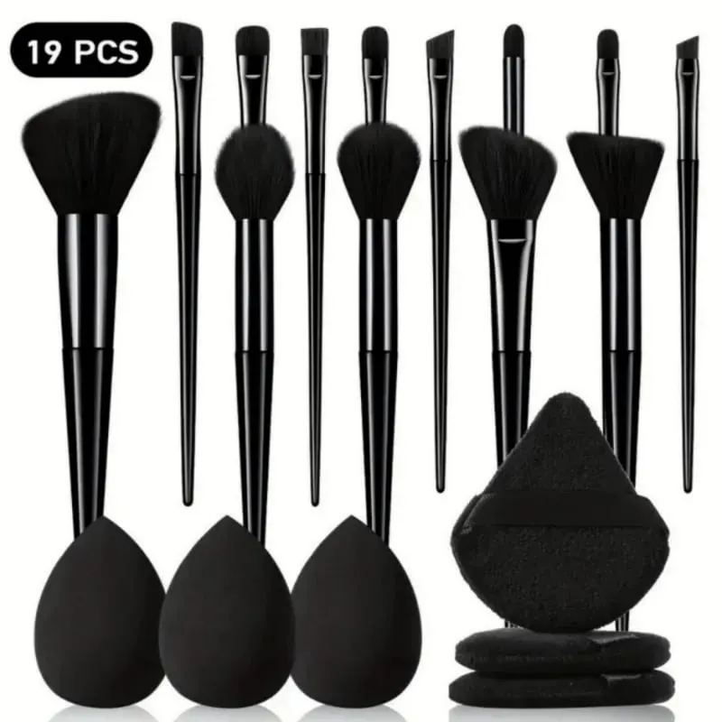 Set alat solek 19pcs termasuk 13pcs berus solek lembut 3 puff bedak segi tiga dan 3 telur kecantikan berbentuk titisan 
