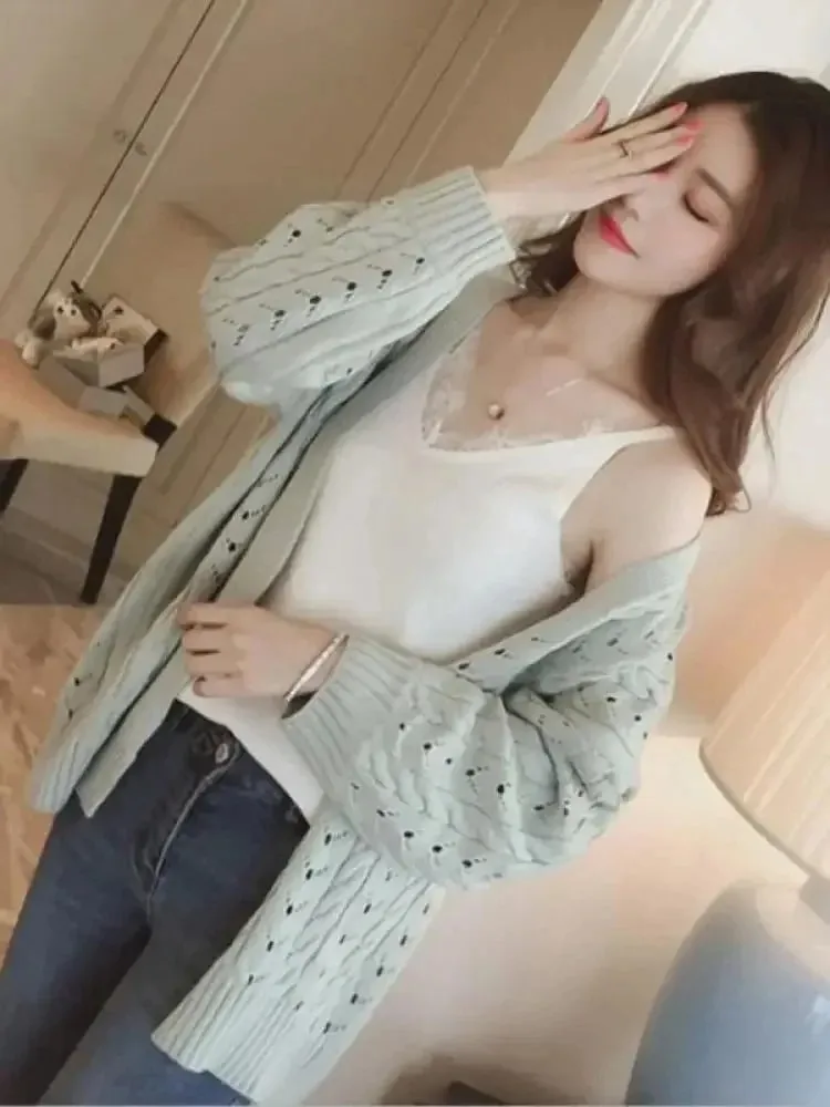 Baju Atasan Kasual Musim Panas 2026 Jahitan Pejal V-leher Camis Wanita Cangkuk Bunga Renda Tangki Wanita Rajutan Baju Tanpa Lengan Pendek Ramping
