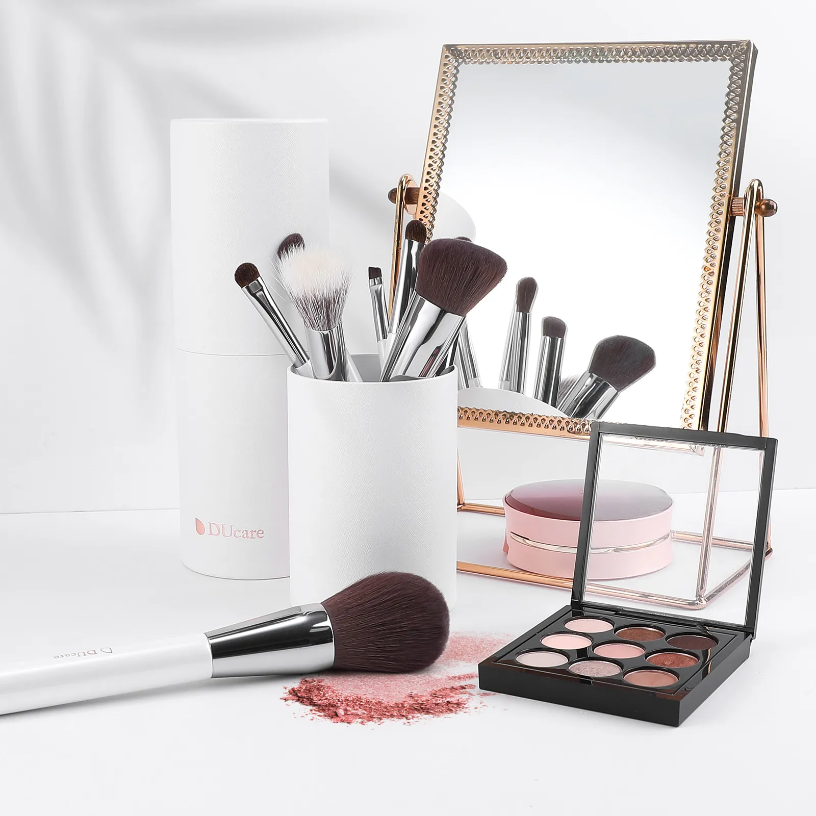 Set di pennelli per trucco DUcare 9 pezzi per fondotinta in polvere, fard, correttori, ombretti, pennelli indispensabili per uso principiante con supporto — image 5