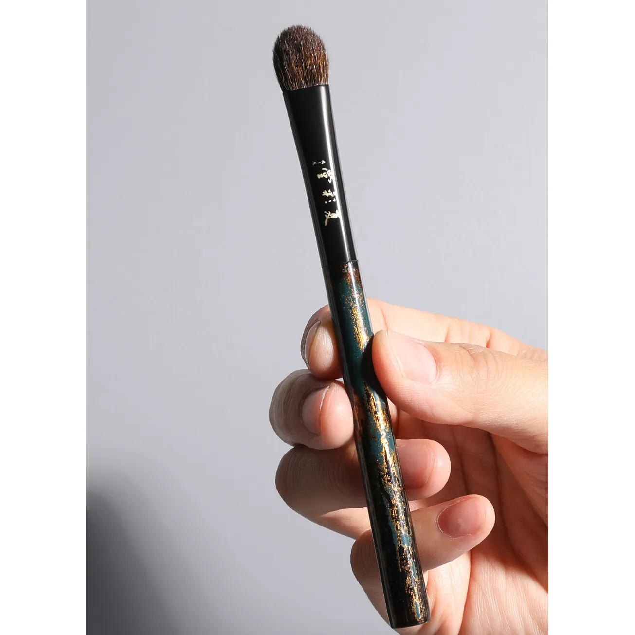 DS-05(HS) Berus Solek Buatan Tangan Profesional Berus Pembayang Mata Besar Tupai Pine Rambut Kambing Pemegang Lacquer Mentah Berus Mekap — image 4