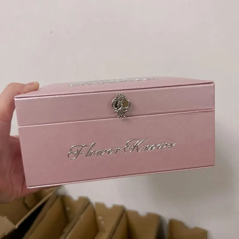 Flower Knows Kosmetik-Aufbewahrungsbox, limitierte Auflage, Erdbeer-Rokoko-Veilchen-Schmuck, leere Box — image 4