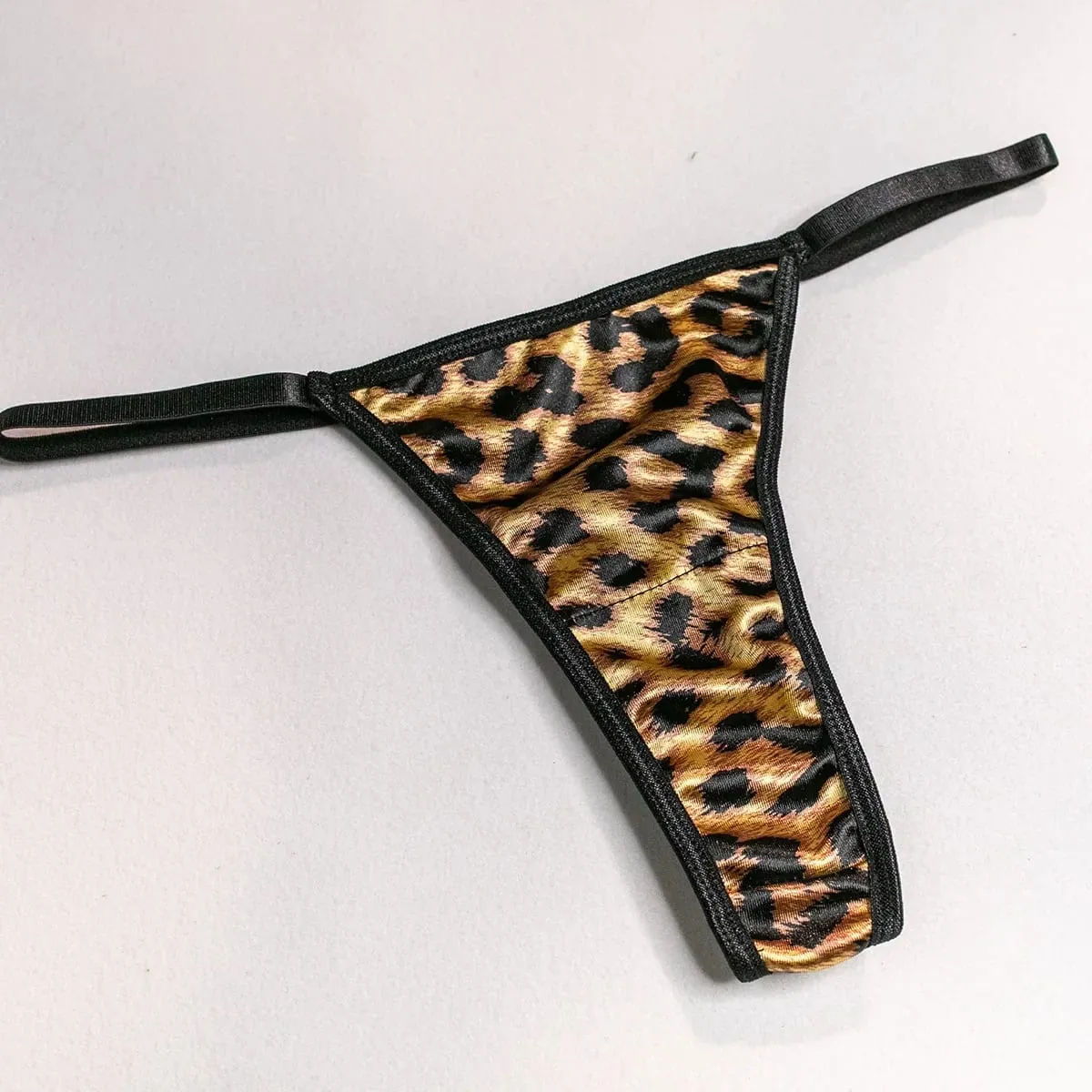 Sexet vild leopardtrykt blonde patchwork dameundertøjssæt Komfortabel tredelt bh og trussesæt eksotisk tøjsæt til kvinder — image 6