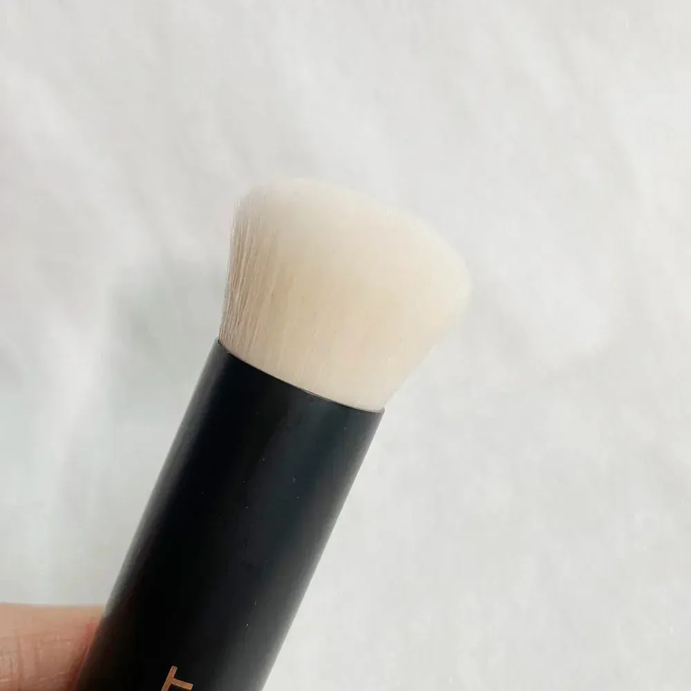 No.1 Slanted Vanish Foundation Cream Contour Sculpting Seamlessly Blend Makeup Brush Tools — image 3