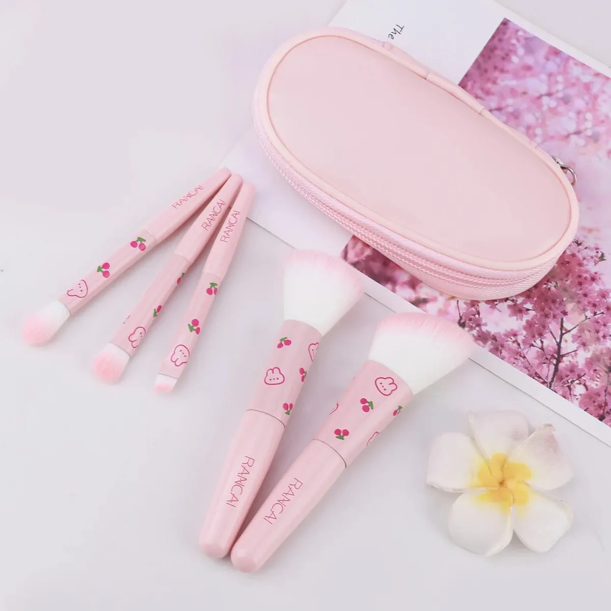 5 Keping Set Berus Mekap Padat Comel Dengan Berus Premium Sarung untuk Alat Kecantikan Aplikasi Pemerah Mata Bedak Tanpa Cacat — image 6