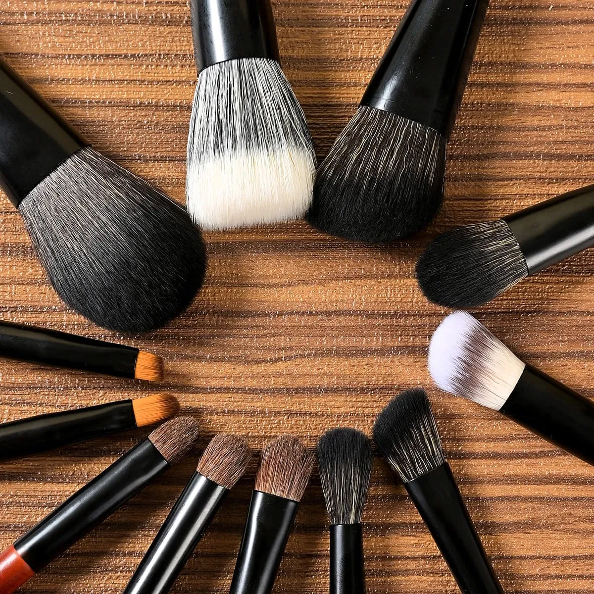 13-teiliges Walnuss-Make-up-Pinsel-Set in Reisegröße, professionelle Mini-Make-up-Pinsel ohne Schuppen und Bräune mit Etui — image 4