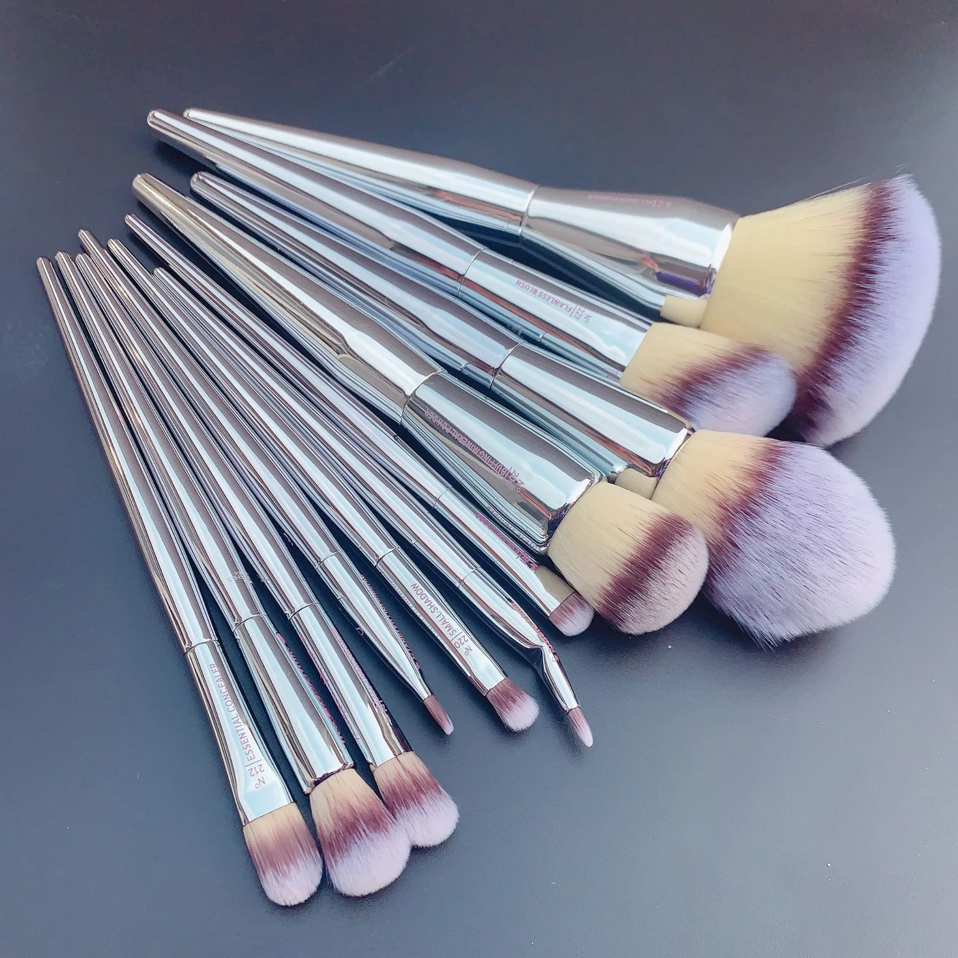 1 piraso Pro Makeup brushes Powder Angled Blush Essential Concealer All over Eye shadow smudge Gel liner brow Make up brush IT — image 1
