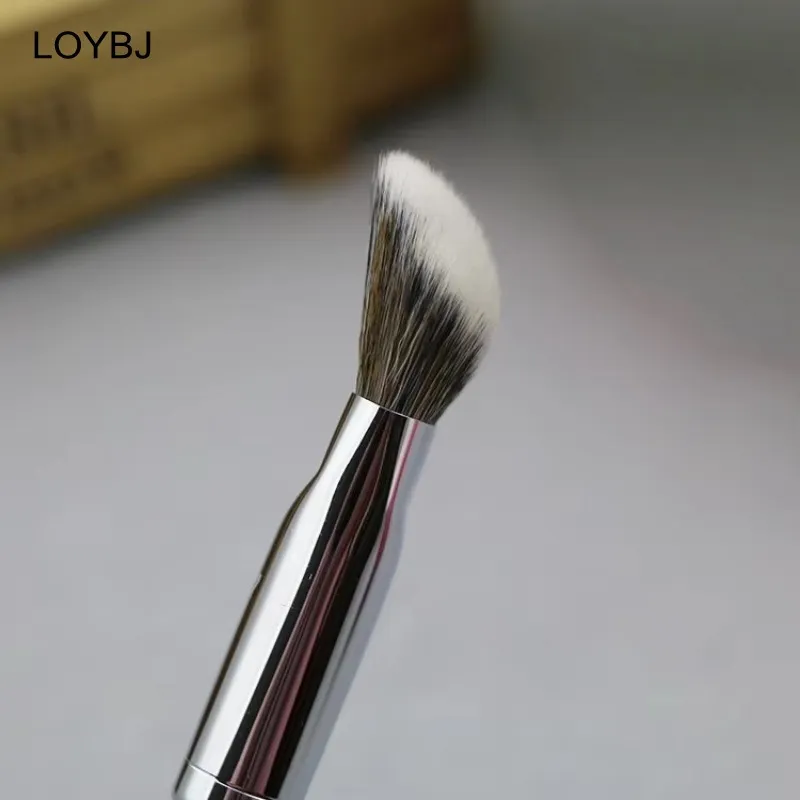 1-10 pz Pro Fondotinta Pennello 47 Testa di Scopa Professionale Fondotinta Liquido Crema Correttore Pennelli Donne Viso Strumenti di Trucco di Base — image 1