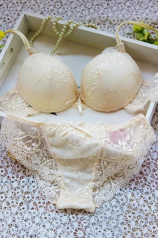 Lingerie Bellissima biancheria intima da 2 pezzi Set esotici di pizzo trasparente Vedi attraverso la delicata Bilizna Sexy Fancy Intimate