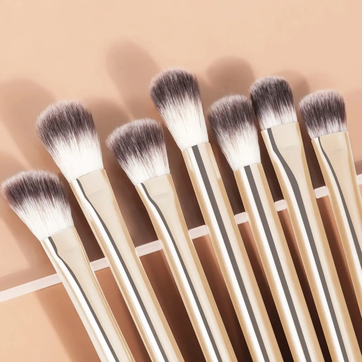 13 ks štětců na make-up s měkkými štětinami s velkým kulatým štětcem na pudr Zvýrazňovač detailů štětce na oční stíny štětec na rty + 1 nádech 2 — image 4